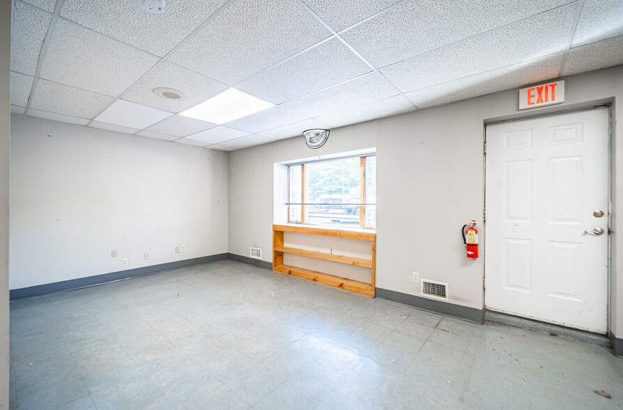 More Photos Of 324 Ringwood Ave, Pompton Lakes Light Manufacturing For Lease