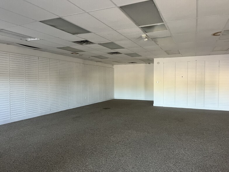 More Photos Of 6211 S Westnedge Ave, Portage Freestanding For Lease