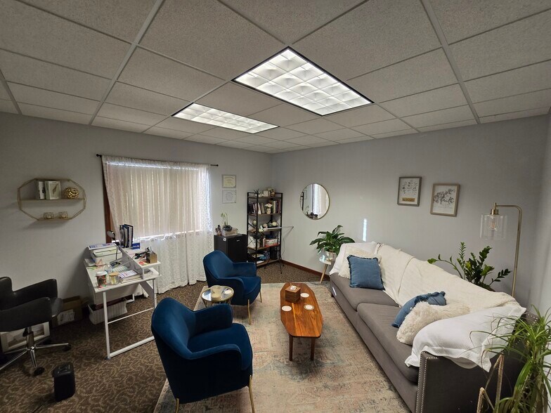 More Photos Of 108 E 38th St, Sioux Falls Office Residential For Lease