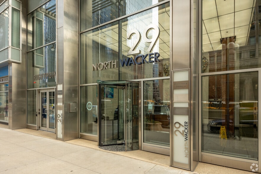 More Photos Of 29 N Wacker Dr, Chicago Office For Lease