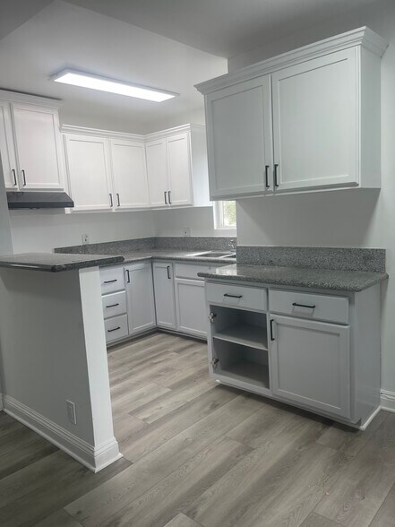 More Photos Of 12111 S Figueroa St, Los Angeles Apartments For Sale