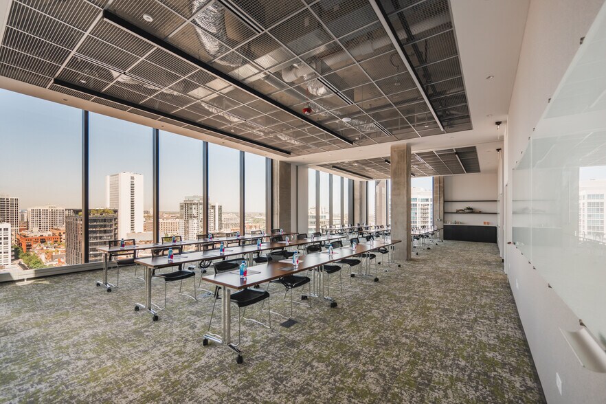 More Photos Of 311 W Huron St, Chicago Office For Lease