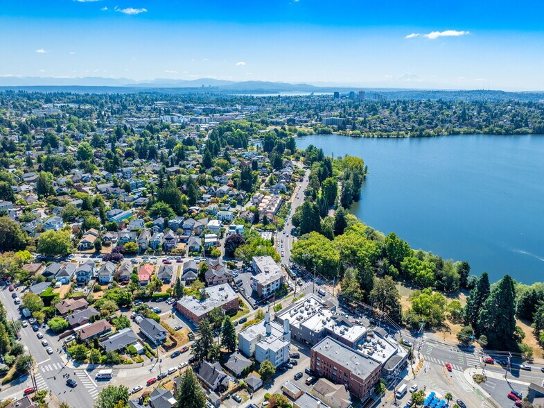 More Photos Of 7919 Wallingford Ave N, Seattle Apartments For Sale