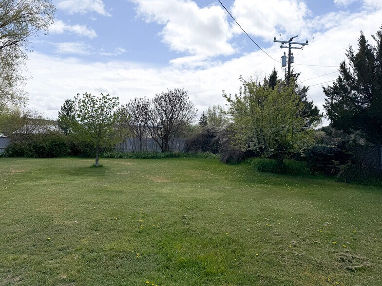 More Photos Of 972 S Main St, Prineville Flex For Sale