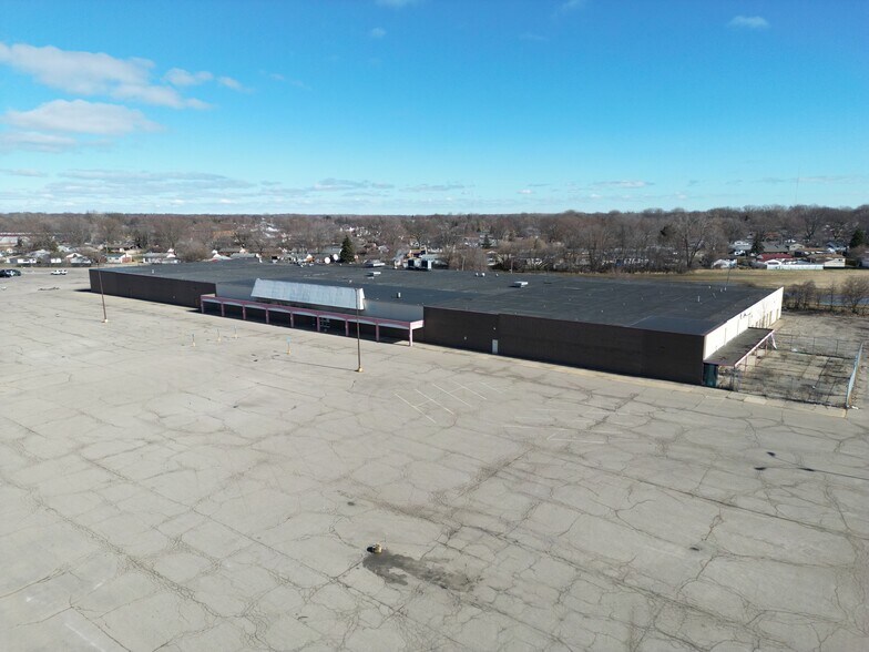 Primary Photo Of 34800 Groesbeck Hwy, Clinton Township Freestanding For Lease