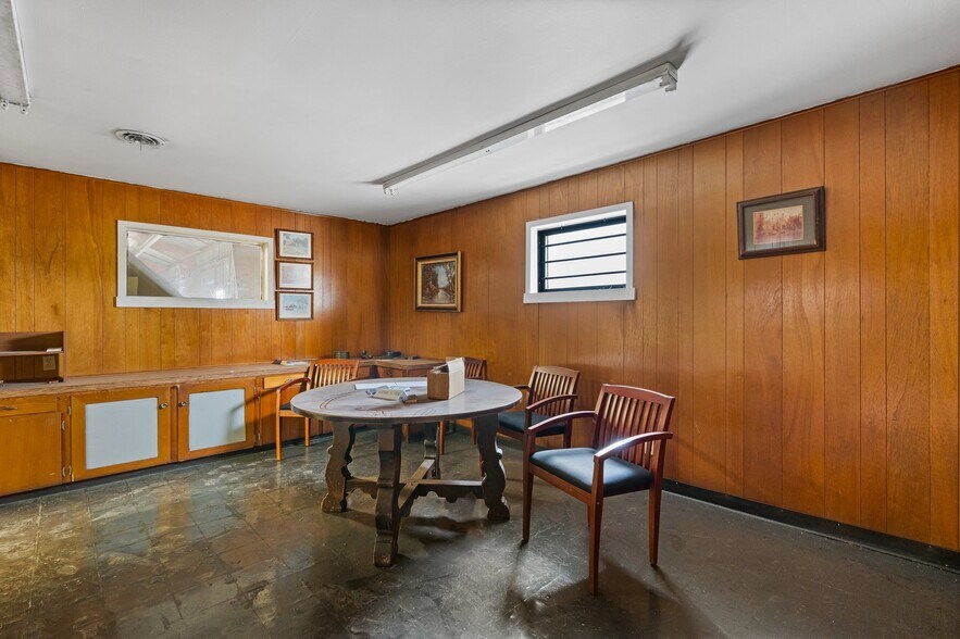 More Photos Of 3314 Carr St, Houston Manufacturing For Sale