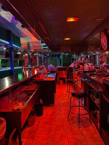 More Photos Of 4834 Montana Ave, El Paso Bar For Sale