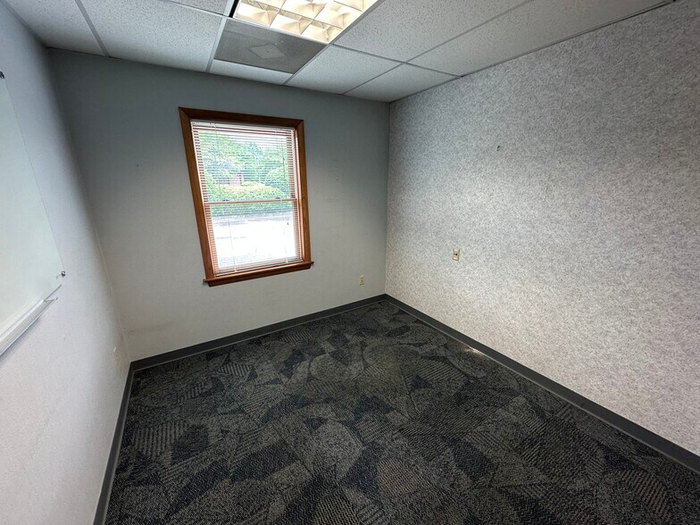 More Photos Of 970 Lee Ann Dr NE, Concord Office For Lease