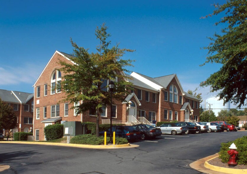 More Photos Of 9668-9683 Main St, Fairfax Medical For Lease