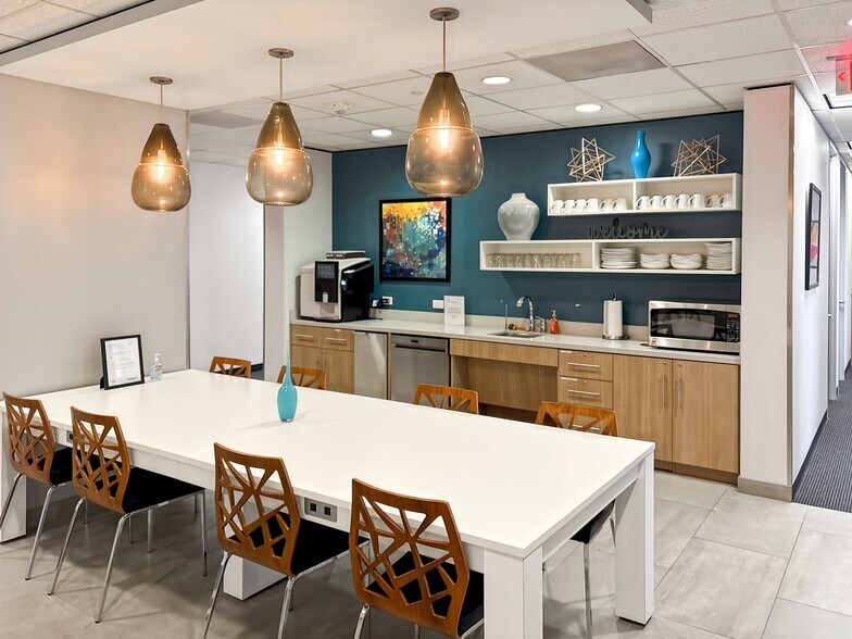 More Photos Of 5444 Westheimer Rd, Houston Coworking Space