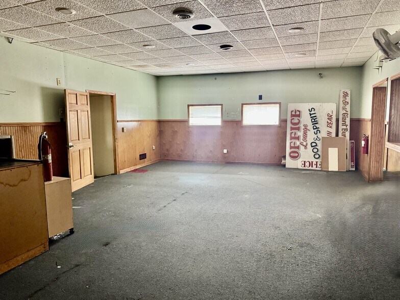 More Photos Of 2321 N Michigan Ave, Saginaw Flex For Sale