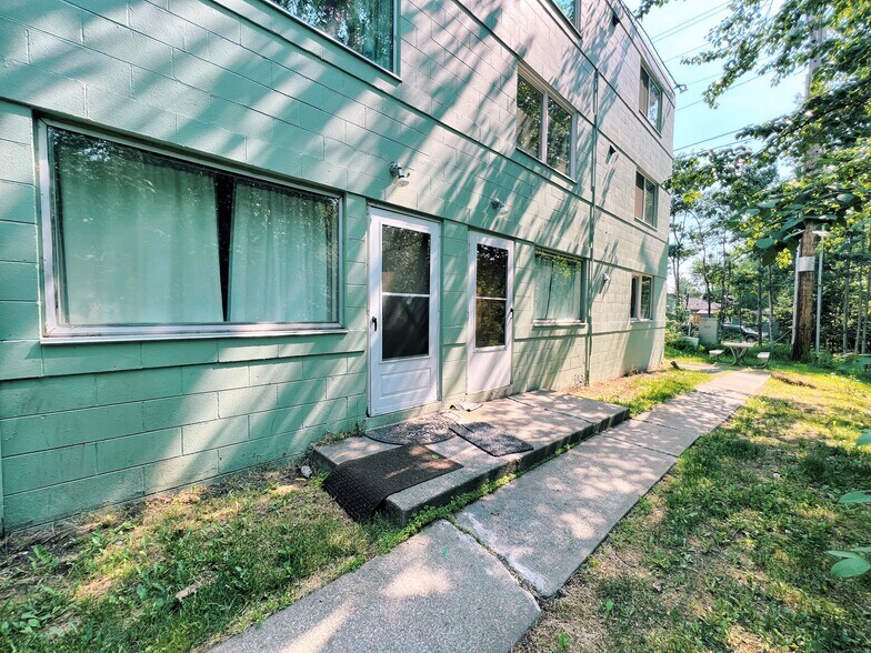 More Photos Of 2204 W Northern Lights Blvd, Anchorage Apartments For Sale