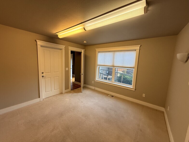 More Photos Of 1510 NE Fairview Village St, Fairview Office Residential For Lease