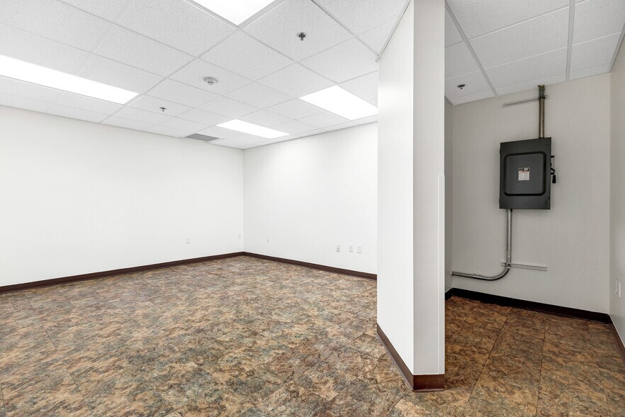 More Photos Of 15405 N 99th Ave, Sun City Medical For Lease