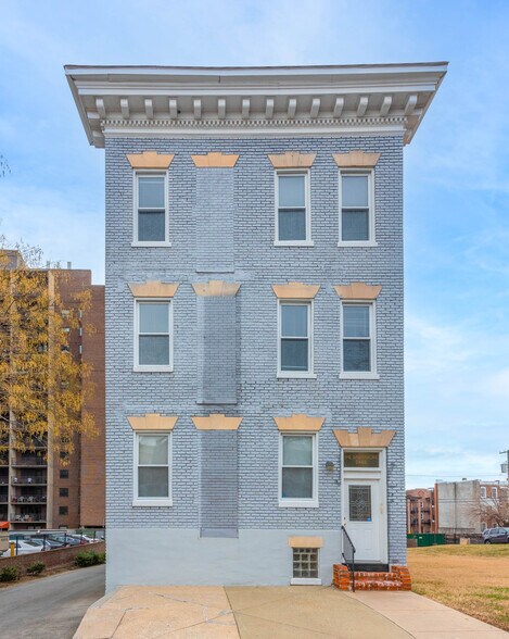 Primary Photo Of 2445 Lakeview Ave, Baltimore Apartments For Sale