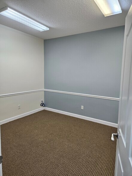 More Photos Of 10011-10021 Water Works Ln, Riverview Medical For Sale