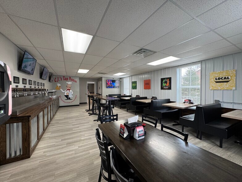 More Photos Of 18 N 4th St, Gosport Storefront Retail Office For Sale