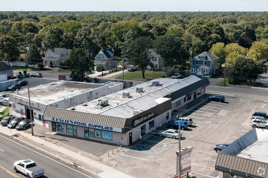 More Photos Of 646 Route 112, Patchogue Unknown For Lease