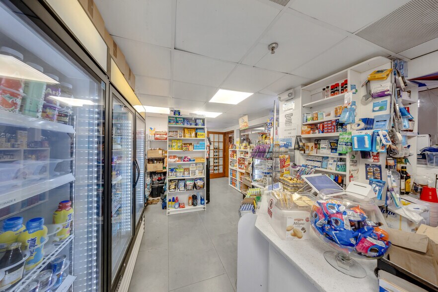 More Photos Of 5445 Collins Ave, Miami Beach Apartments For Sale