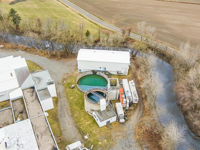 More Photos Of 212 Ch Du Canton S, Yamachiche Industrial For Sale