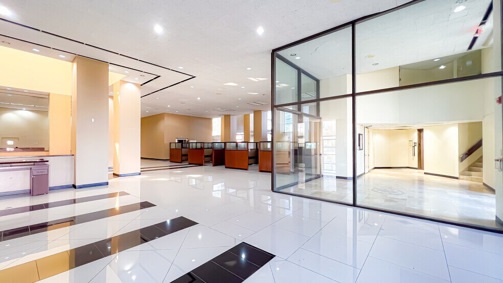 More Photos Of 9525 Bissonnet St, Houston General Retail For Lease