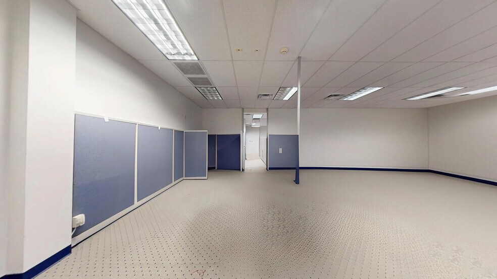 More Photos Of 16001 Bay Vista Dr, Clearwater Office For Lease