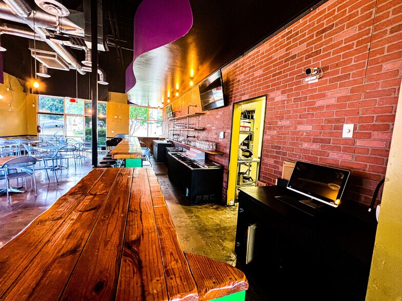 More Photos Of 5739 Callaghan Ctr, San Antonio Unknown For Lease