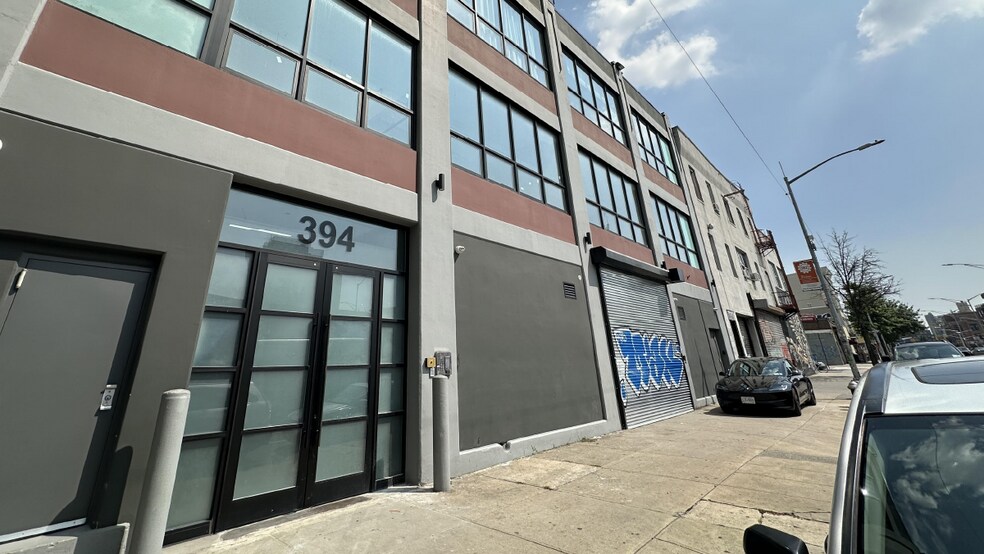 More Photos Of 394 McGuinness Blvd, Brooklyn Warehouse For Lease