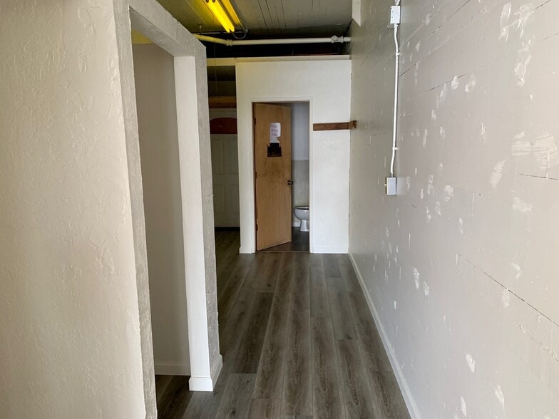 More Photos Of 211 Pine St, Kelso Apartments For Lease