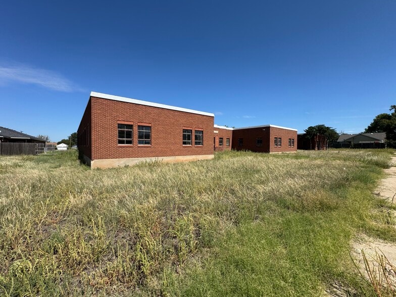 More Photos Of 1110 Penn St, Borger Office Residential For Sale