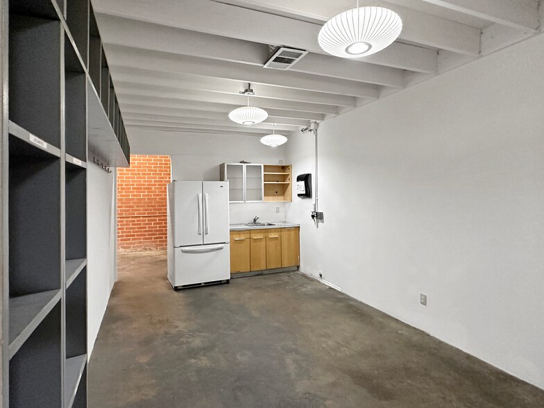 More Photos Of 107-111 Sierra St, El Segundo Service For Lease