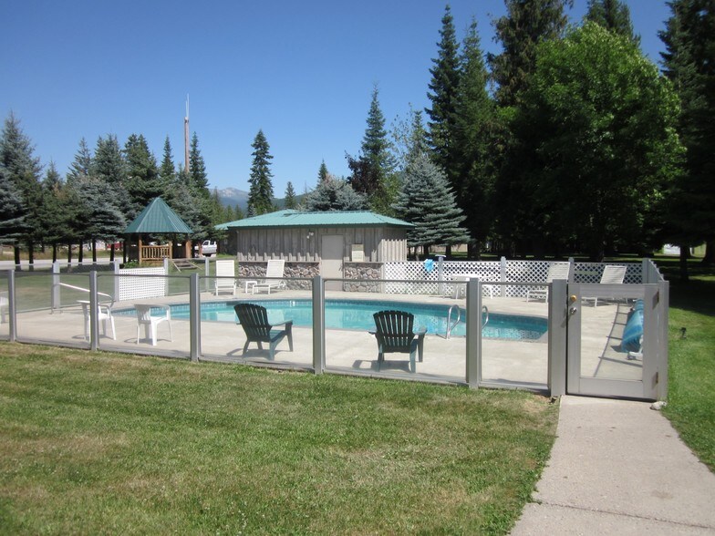 More Photos Of 5310 Dickensheet Rd, Coolin Hotel For Sale