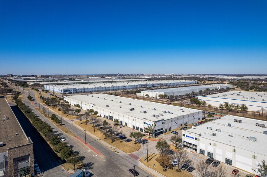 More Photos Of 800 W Bethel Rd, Coppell Distribution For Lease