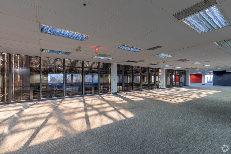 More Photos Of 25200 Telegraph Rd, Southfield Office For Lease