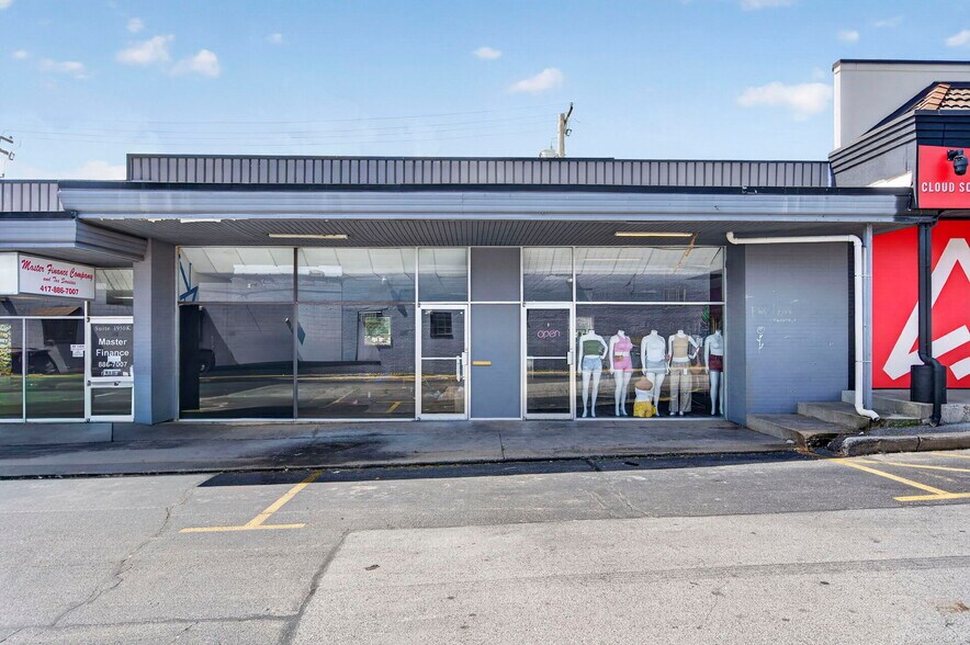 More Photos Of 1950 S Glenstone Ave, Springfield Storefront For Sale