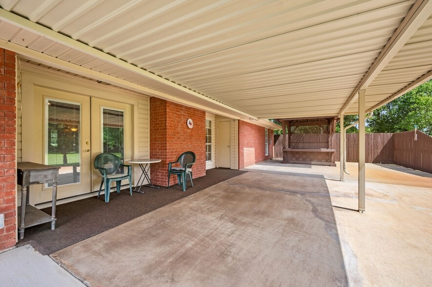 More Photos Of 981 Witherspoon Way, Flower Mound Industrial For Sale