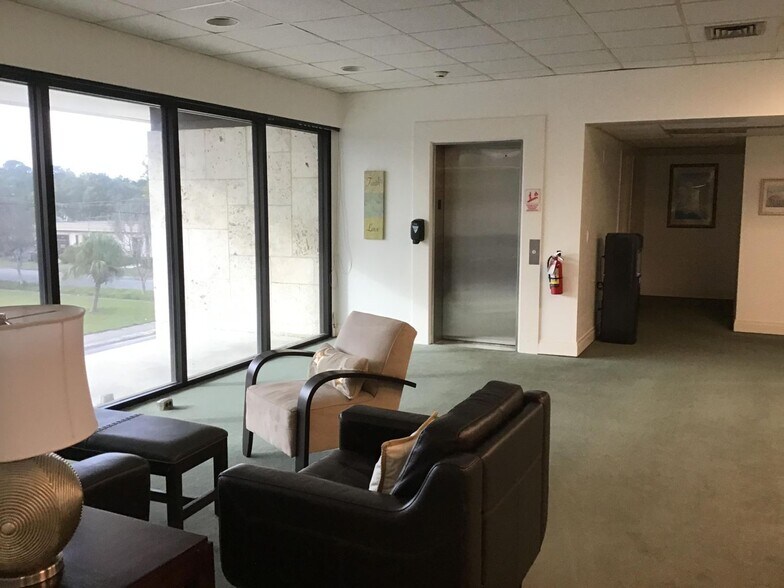 More Photos Of 300 S 6th St, Fort Pierce Office For Sale