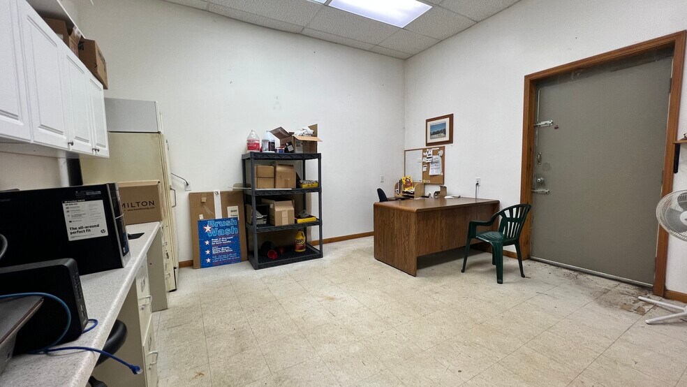 More Photos Of 506 W 7th St, Evart Carwash For Sale