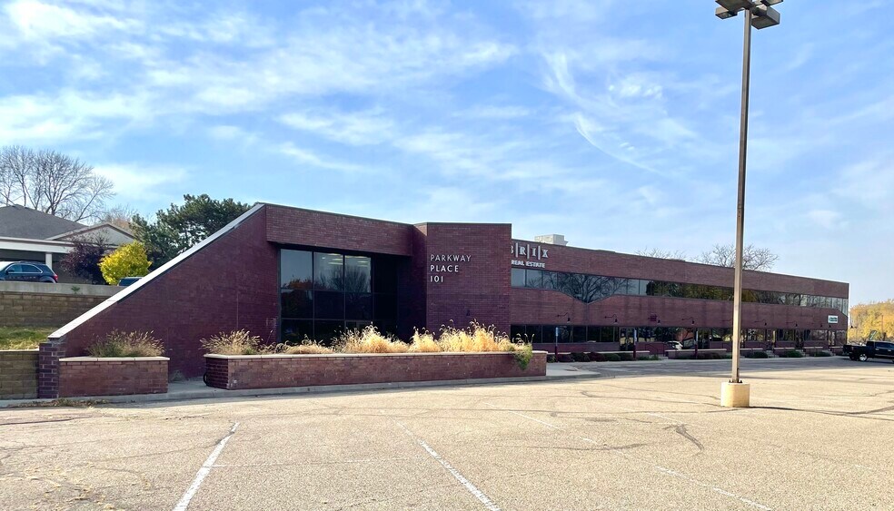 More Photos Of 101 W Burnsville Pky, Burnsville Office For Sale