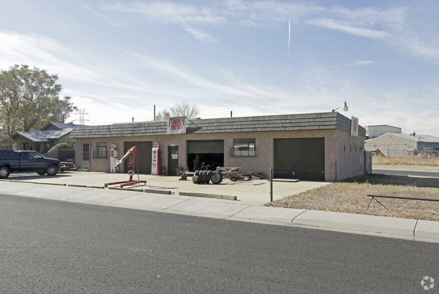 Primary Photo Of 6971 Forest St, Commerce City Service For Sale