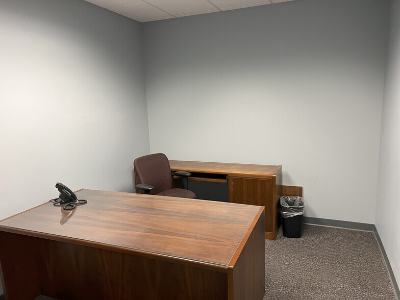 More Photos Of 8514-8518 N Dixie Dr, Dayton Medical For Lease