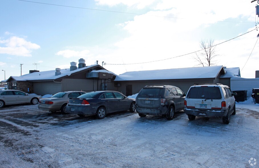 More Photos Of 4425 Highway 55, Medina Restaurant For Sale