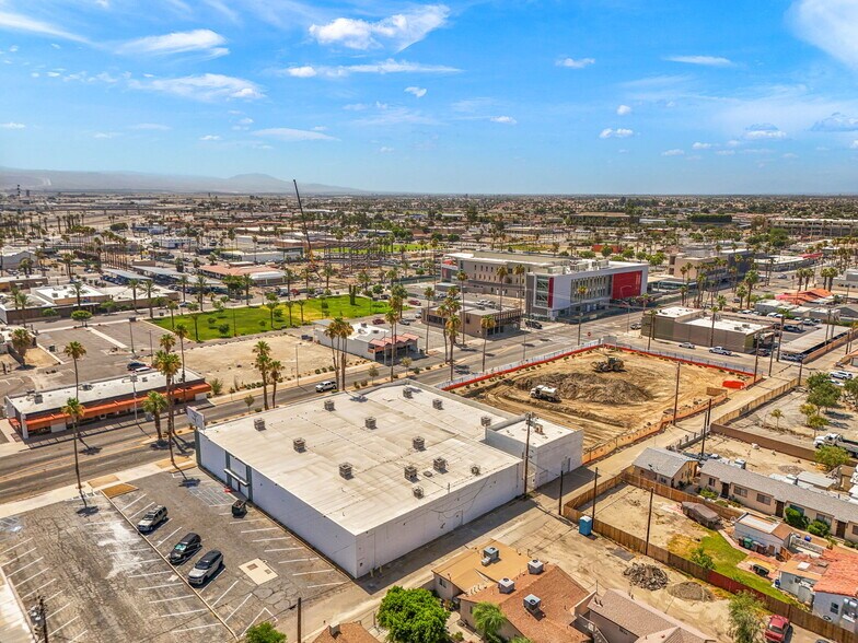 More Photos Of 45151 Oasis St, Indio Freestanding For Lease