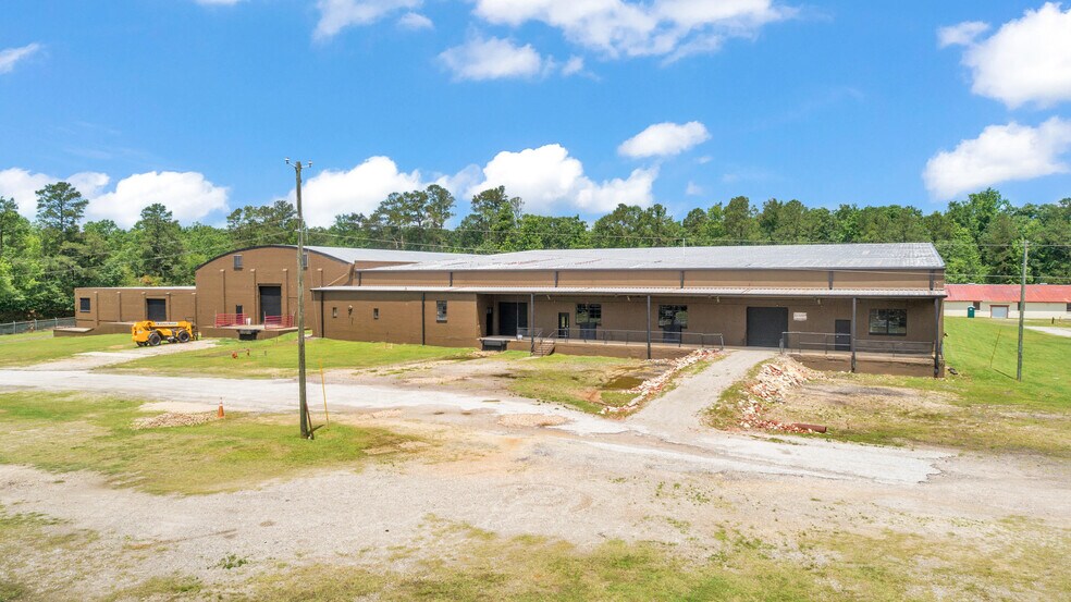 More Photos Of 121 Trotter Industrial Ln, Saluda Warehouse For Lease