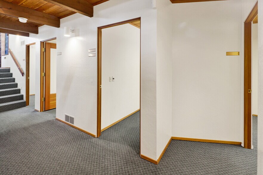 More Photos Of 1100 11th St, Bellingham General Retail For Lease