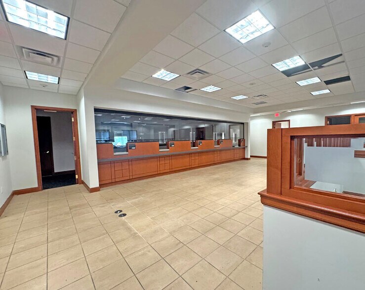 More Photos Of 301 N Federal Hwy, Pompano Beach Freestanding For Lease