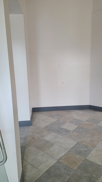 More Photos Of 1192 Marine Dr, North Vancouver District Storefront For Lease