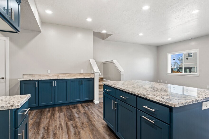 More Photos Of 560 Park Springs Ave, Baker City Apartments For Sale