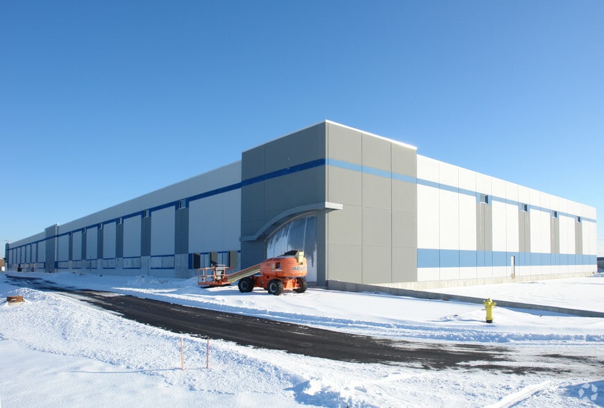 More Photos Of 10700 W Waveland Ave, Franklin Park Distribution For Lease