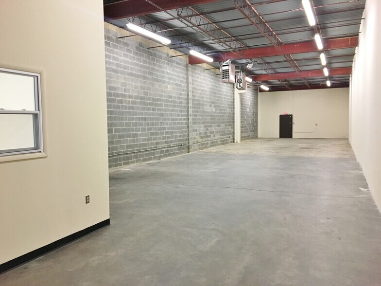 More Photos Of 2201-2353 Distribution Cir, Silver Spring Warehouse For Lease